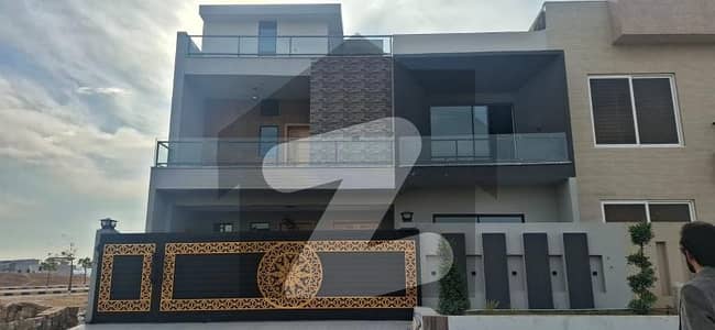 10 Marla House In Islamabad Is Available For sale