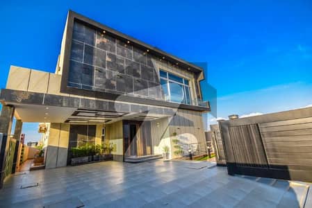 ڈی ایچ اے فیز 4 ڈیفنس (ڈی ایچ اے),لاہور میں 5 کمروں کا 1 کنال مکان 7.0 کروڑ میں برائے فروخت۔ ڈی ایچ اے فیز 4 ڈیفنس (ڈی ایچ اے),لاہور میں 5 کمروں کا 1 کنال مکان 7.0 کروڑ میں برائے فروخت۔