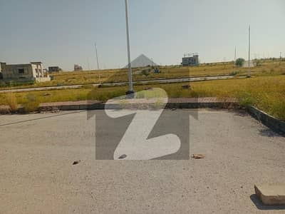 10 Marla Spacious Residential Plot Available In Bahria Town Phase 8 - Block E For sale