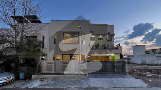 بحریہ ٹاؤن فیز 8 ۔ علی بلاک بحریہ ٹاؤن فیز 8 ۔ سفاری ویلی,بحریہ ٹاؤن فیز 8,بحریہ ٹاؤن راولپنڈی,راولپنڈی میں 5 کمروں کا 7 مرلہ مکان 3.2 کروڑ میں برائے فروخت۔