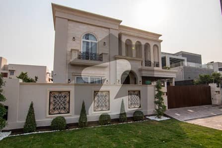 ڈی ایچ اے فیز 6 ڈیفنس (ڈی ایچ اے),لاہور میں 5 کمروں کا 1 کنال مکان 9.25 کروڑ میں برائے فروخت۔