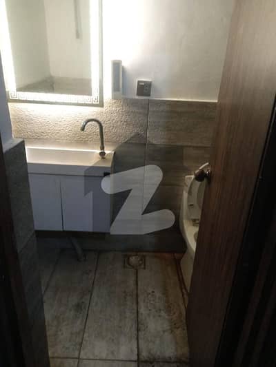 مین بلیوارڈ گلبرگ گلبرگ,لاہور میں 2 کمروں کا 3 مرلہ دفتر 73.0 لاکھ میں برائے فروخت۔ مین بلیوارڈ گلبرگ گلبرگ,لاہور میں 2 کمروں کا 3 مرلہ دفتر 73.0 لاکھ میں برائے فروخت۔