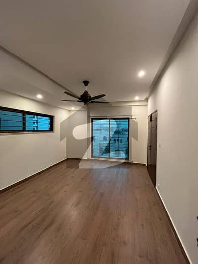 12 MARLA BRAND NEW 4 BEDROOM APARTMENT AVAILABLE FOR RENT