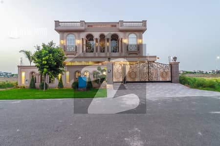 ڈی ایچ اے فیز 7 - بلاک یو فیز 7,ڈیفنس (ڈی ایچ اے),لاہور میں 5 کمروں کا 1 کنال مکان 6.95 کروڑ میں برائے فروخت۔