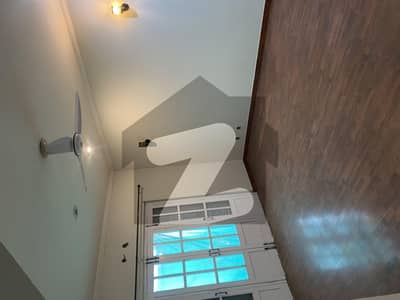 ای ۔ 11 اسلام آباد میں 3 کمروں کا 1 کنال زیریں پورشن 1.85 لاکھ میں کرایہ پر دستیاب ہے۔