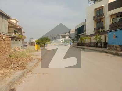 Corner 1 Kanal Residential Plot In Stunning Bahria Town Phase 8 - Block P Is Available For sale