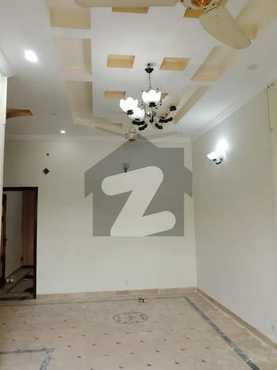 جی ۔ 9 اسلام آباد میں 2 کمروں کا 6 مرلہ زیریں پورشن 1.0 لاکھ میں کرایہ پر دستیاب ہے۔