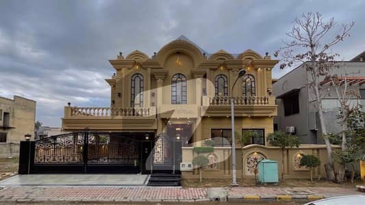 بحریہ ٹاؤن فیز 7 بحریہ ٹاؤن راولپنڈی,راولپنڈی میں 6 کمروں کا 1 کنال مکان 10.4 کروڑ میں برائے فروخت۔ بحریہ ٹاؤن فیز 7 بحریہ ٹاؤن راولپنڈی,راولپنڈی میں 6 کمروں کا 1 کنال مکان 10.4 کروڑ میں برائے فروخت۔