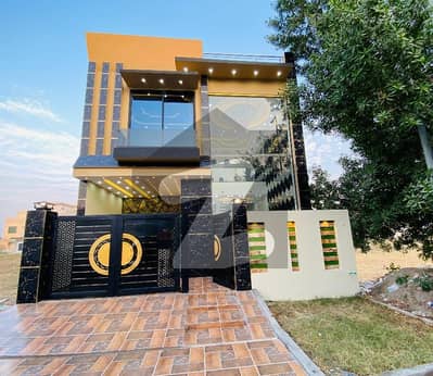 سٹی ہاؤسنگ سوسائٹی گوجرانوالہ میں 4 کمروں کا 5 مرلہ مکان 2.1 کروڑ میں برائے فروخت۔