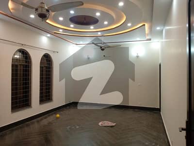 جوہر ٹاؤن لاہور میں 2 کمروں کا 1 کنال بالائی پورشن 1.0 لاکھ میں کرایہ پر دستیاب ہے۔