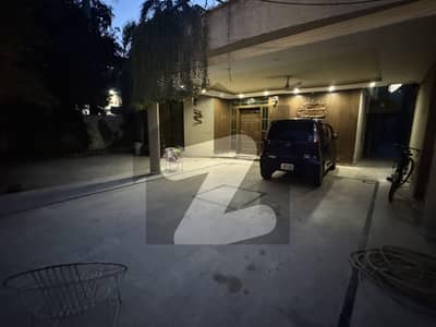 1 Kanal Luxury House For Sale In Johar Town | Near Emporium Mall & Expo Centre