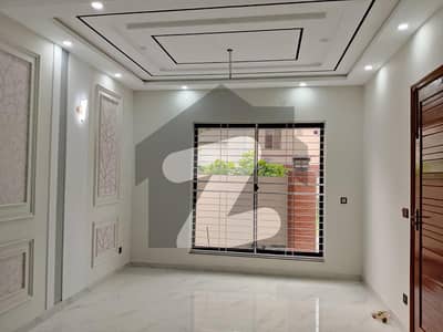 بحریہ ٹاؤن قائد بلاک بحریہ ٹاؤن سیکٹر ای,بحریہ ٹاؤن,لاہور میں 3 کمروں کا 10 مرلہ بالائی پورشن 1.15 لاکھ میں کرایہ پر دستیاب ہے۔