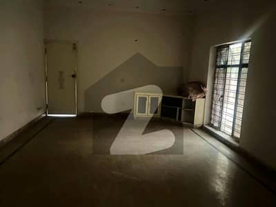 ڈی ایچ اے فیز 1 ڈیفنس (ڈی ایچ اے),لاہور میں 5 کمروں کا 1 کنال مکان 5.8 کروڑ میں برائے فروخت۔ ڈی ایچ اے فیز 1 ڈیفنس (ڈی ایچ اے),لاہور میں 5 کمروں کا 1 کنال مکان 5.8 کروڑ میں برائے فروخت۔