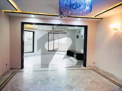1 KANAL MODERN HOUSE FOR SALE IN DHA PHASE 3