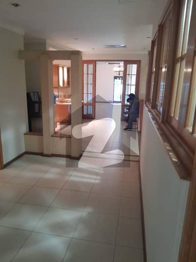 مال آف لاہور عزیز بھٹی روڈ,کینٹ,لاہور میں 3 کمروں کا 12 مرلہ فلیٹ 1.5 لاکھ میں کرایہ پر دستیاب ہے۔