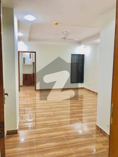 Office Available for Rent in I-8 Main markaz