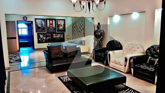 نورجہاں روڈ لاہور میں 2 کنال عمارت 30.0 لاکھ میں کرایہ پر دستیاب ہے۔