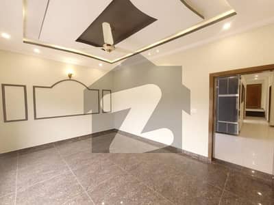 Corner Bahria Greens - Overseas Enclave - Sector 3 House Sized 10 Marla Is Available