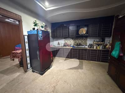 سیٹیلائیٹ ٹاؤن راولپنڈی میں 2 کمروں کا 4 مرلہ فلیٹ 1.2 کروڑ میں برائے فروخت۔