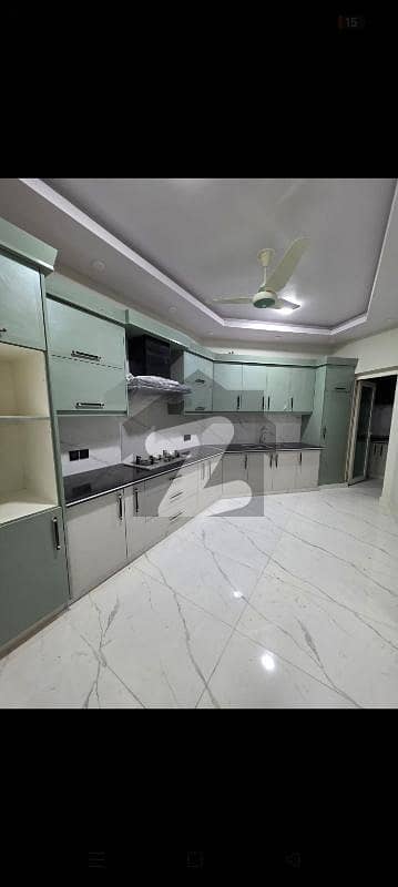 کلفٹن ۔ بلاک 7 کلفٹن,کراچی میں 4 کمروں کا 11 مرلہ فلیٹ 2.6 لاکھ میں کرایہ پر دستیاب ہے۔