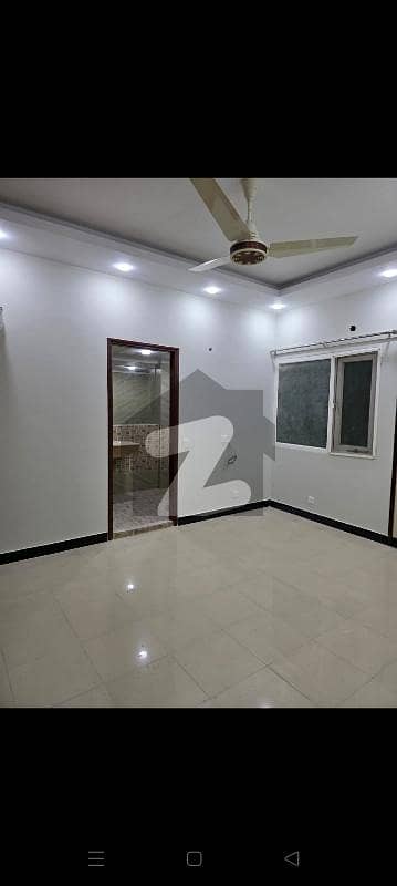 کلفٹن ۔ بلاک 7 کلفٹن,کراچی میں 4 کمروں کا 11 مرلہ فلیٹ 2.6 لاکھ میں کرایہ پر دستیاب ہے۔