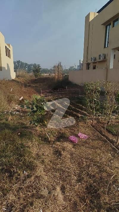 ڈی ایچ اے فیز 7 - بلاک وائے فیز 7,ڈیفنس (ڈی ایچ اے),لاہور میں 10 مرلہ رہائشی پلاٹ 1.8 کروڑ میں برائے فروخت۔ ڈی ایچ اے فیز 7 - بلاک وائے فیز 7,ڈیفنس (ڈی ایچ اے),لاہور میں 10 مرلہ رہائشی پلاٹ 1.8 کروڑ میں برائے فروخت۔