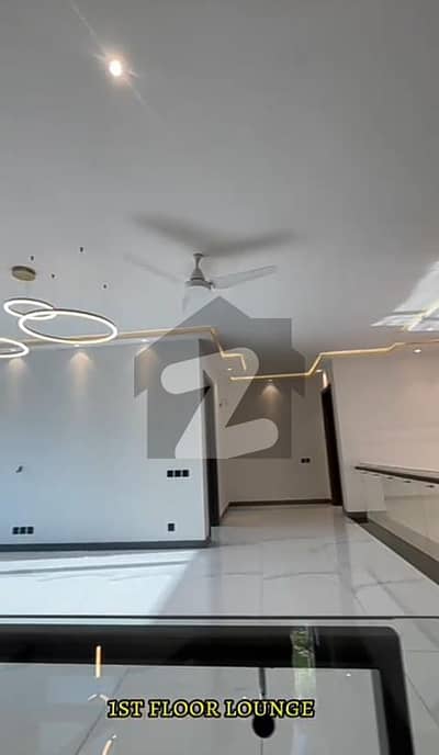 1 KANAL LUXURY HOUSE AVAILABLE FOR SALE