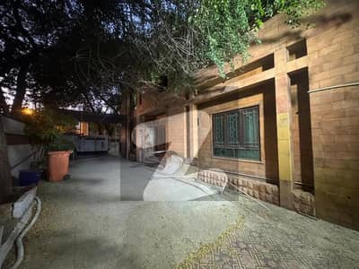 Centrally Located House Available In Clifton - Block 4 For rent