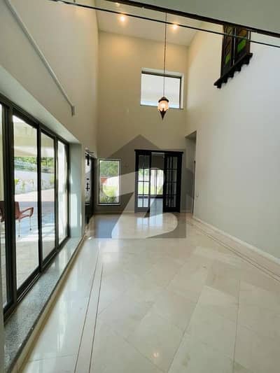 ایف ۔ 7/3 ایف ۔ 7,اسلام آباد میں 8 کمروں کا 1 کنال مکان 14.0 لاکھ میں کرایہ پر دستیاب ہے۔