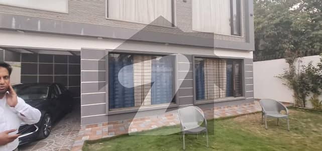 Near touheed Comm corner west open 2 unit 3+3. bed til flooring