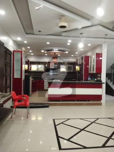 پی ای سی ایچ ایس بلاک 3 پی ای سی ایچ ایس,جمشید ٹاؤن,کراچی میں 5 کمروں کا 14 مرلہ مکان 15.0 کروڑ میں برائے فروخت۔