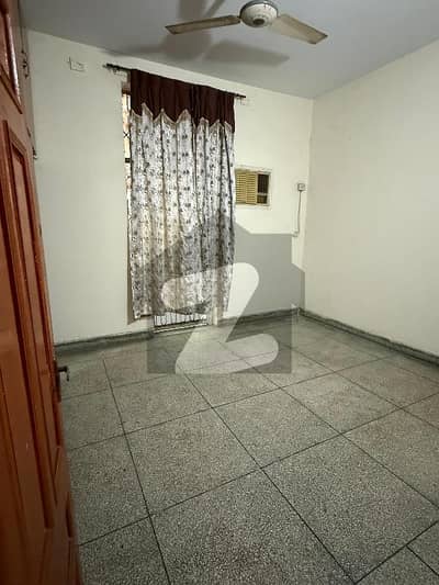 علامہ اقبال ٹاؤن لاہور میں 2 کمروں کا 10 مرلہ بالائی پورشن 68.0 ہزار میں کرایہ پر دستیاب ہے۔