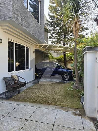 1 Kanal House For sale Available In F-11/ 1