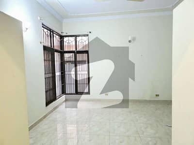 ماڈل ٹاؤن لاہور میں 2 کنال عمارت 16.0 لاکھ میں کرایہ پر دستیاب ہے۔