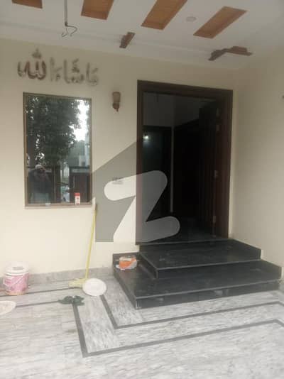 واپڈا سٹی فیصل آباد میں 2 کمروں کا 10 مرلہ زیریں پورشن 62.0 ہزار میں کرایہ پر دستیاب ہے۔