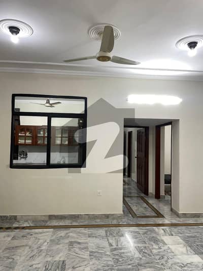 جی ۔ 11/3 جی ۔ 11,اسلام آباد میں 2 کمروں کا 8 مرلہ زیریں پورشن 1.2 لاکھ میں کرایہ پر دستیاب ہے۔