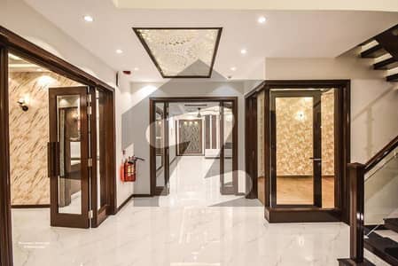 خدا بخش کالونی کینٹ,لاہور میں 5 کمروں کا 7 مرلہ مکان 3.5 کروڑ میں برائے فروخت۔