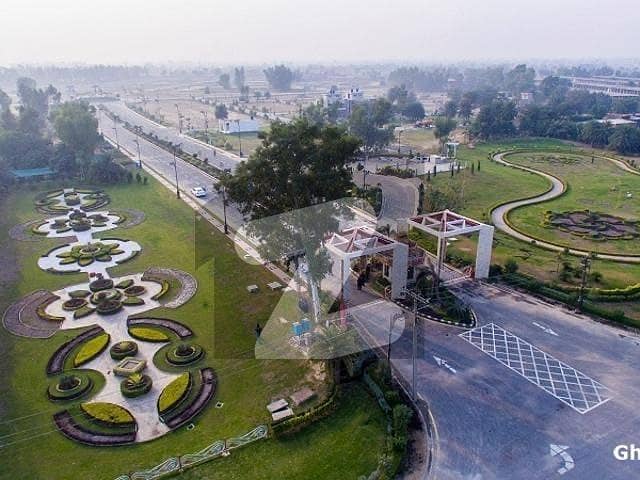 گرین سٹی لاہور میں 1 کنال رہائشی پلاٹ 3.8 کروڑ میں برائے فروخت۔ گرین سٹی لاہور میں 1 کنال رہائشی پلاٹ 3.8 کروڑ میں برائے فروخت۔