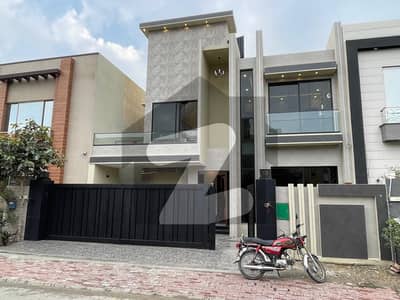 BEAUTIFUL HOUSE 10 MARLA HOUSE AVAILABLE FOR SALE IN BAHRIA ORCHARD