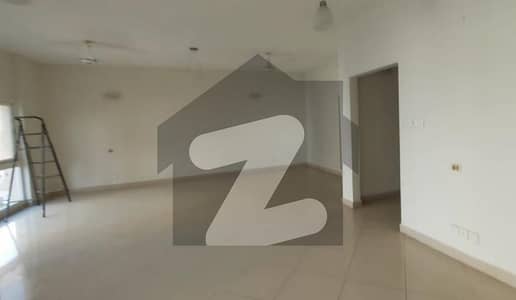 کریک وسٹا ڈی ایچ اے فیز 8,ڈی ایچ اے ڈیفینس,کراچی میں 4 کمروں کا 17 مرلہ فلیٹ 8.85 کروڑ میں برائے فروخت۔