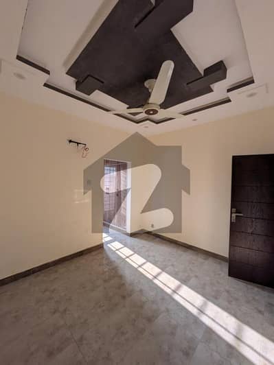 گلبرگ ریزیڈنشیا گلبرگ,اسلام آباد میں 4 کمروں کا 7 مرلہ مکان 1.25 لاکھ میں کرایہ پر دستیاب ہے۔