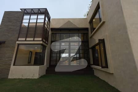 600 yards bungalow for sale in DHA phase 8