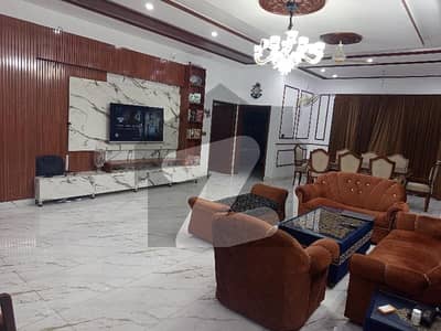 Luxury Corner House On Prime Location