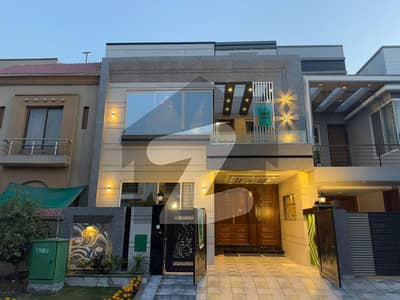 بحریہ ٹاؤن سیکٹرڈی بحریہ ٹاؤن,لاہور میں 3 کمروں کا 5 مرلہ مکان 75.0 ہزار میں کرایہ پر دستیاب ہے۔