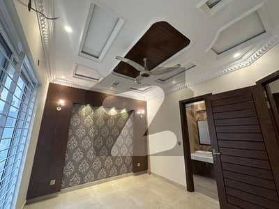 بحریہ ٹاؤن سیکٹر سی بحریہ ٹاؤن,لاہور میں 3 کمروں کا 5 مرلہ مکان 78.0 ہزار میں کرایہ پر دستیاب ہے۔ بحریہ ٹاؤن سیکٹر سی بحریہ ٹاؤن,لاہور میں 3 کمروں کا 5 مرلہ مکان 78.0 ہزار میں کرایہ پر دستیاب ہے۔