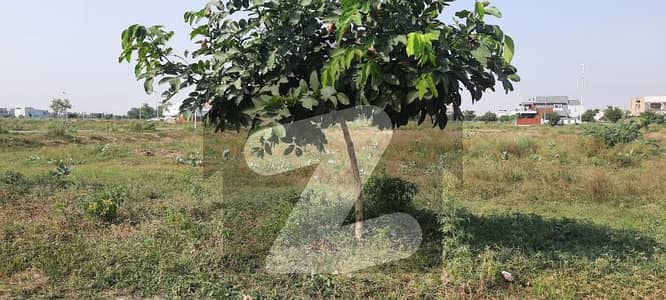 ڈی ایچ اے فیز 7 - بلاک وائے فیز 7,ڈیفنس (ڈی ایچ اے),لاہور میں 10 مرلہ رہائشی پلاٹ 2.4 کروڑ میں برائے فروخت۔ ڈی ایچ اے فیز 7 - بلاک وائے فیز 7,ڈیفنس (ڈی ایچ اے),لاہور میں 10 مرلہ رہائشی پلاٹ 2.4 کروڑ میں برائے فروخت۔