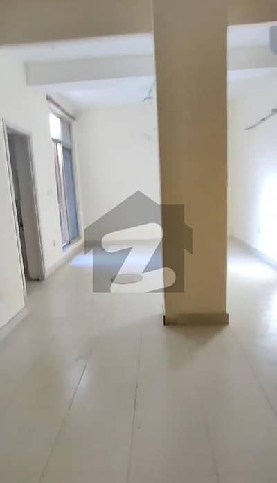 جی ۔ 9/1 جی ۔ 9,اسلام آباد میں 4 کمروں کا 14 مرلہ زیریں پورشن 1.6 لاکھ میں کرایہ پر دستیاب ہے۔