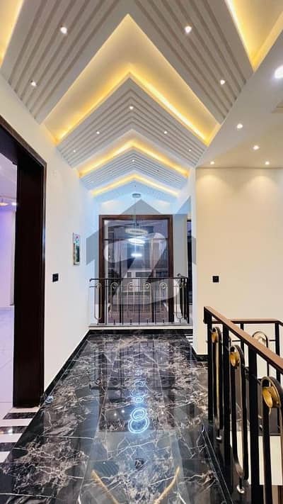 واپڈا ٹاؤن فیز 1 واپڈا ٹاؤن,ملتان میں 6 کمروں کا 1 کنال مکان 5.9 کروڑ میں برائے فروخت۔