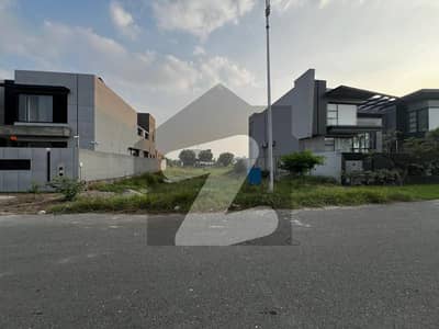 1 KANAL PLOT NEAR Q 822 FACING COMMERCIAL