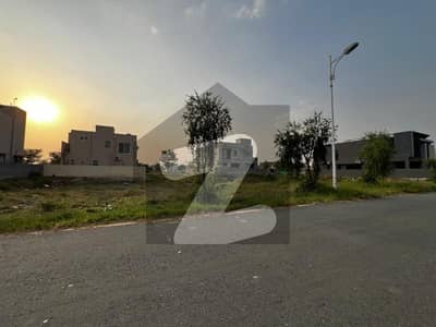 ڈی ایچ اے فیز 7 - بلاک یو فیز 7,ڈیفنس (ڈی ایچ اے),لاہور میں 10 مرلہ رہائشی پلاٹ 2.16 کروڑ میں برائے فروخت۔ ڈی ایچ اے فیز 7 - بلاک یو فیز 7,ڈیفنس (ڈی ایچ اے),لاہور میں 10 مرلہ رہائشی پلاٹ 2.16 کروڑ میں برائے فروخت۔